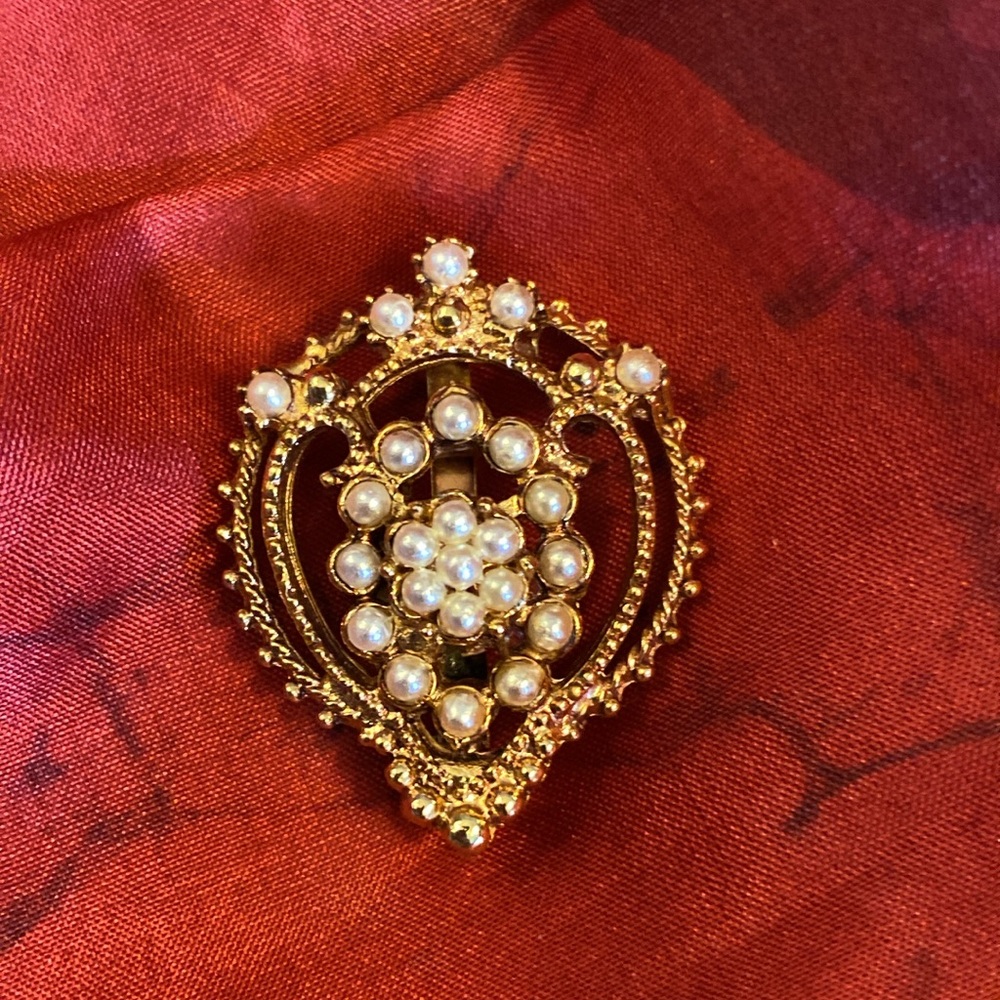 Vintage FLORENZA Gold and Pearl Brooch